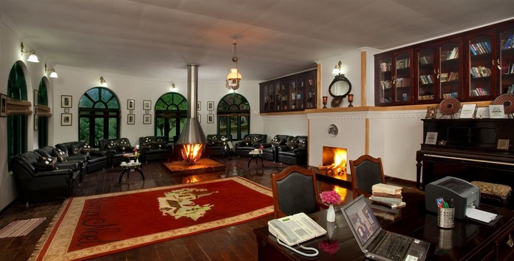 Camp Noel Hotel Мунар Екстериор снимка